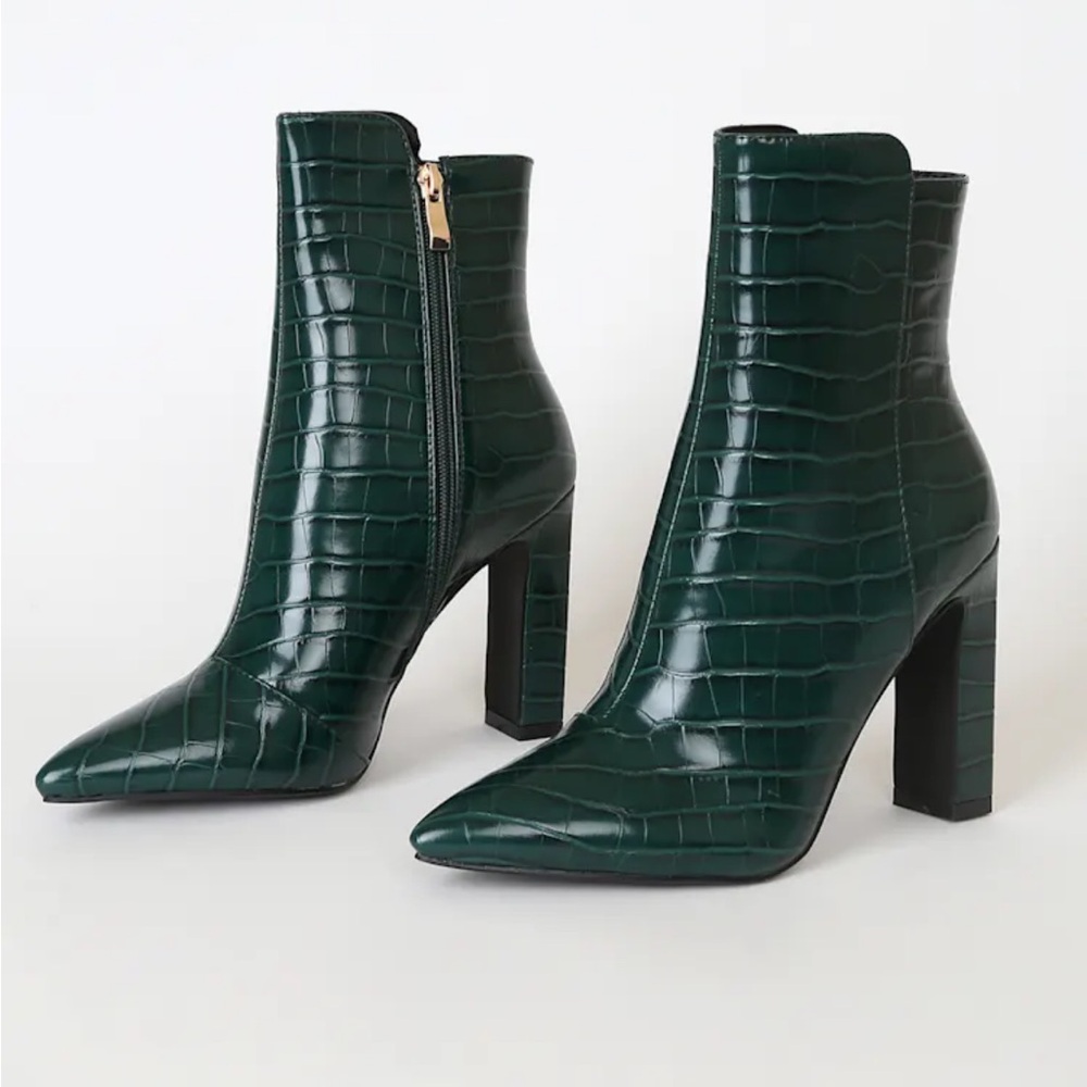 Apollo Green Crocodile-Embossed Pointed-Toe Boot
